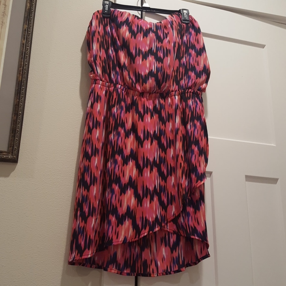 EXPRESS strapless hundreds XL